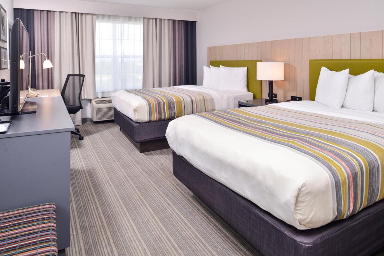 Queen Room with Two Queen Beds at Country Inn & Suites by Radisson, Tinley Park, IL