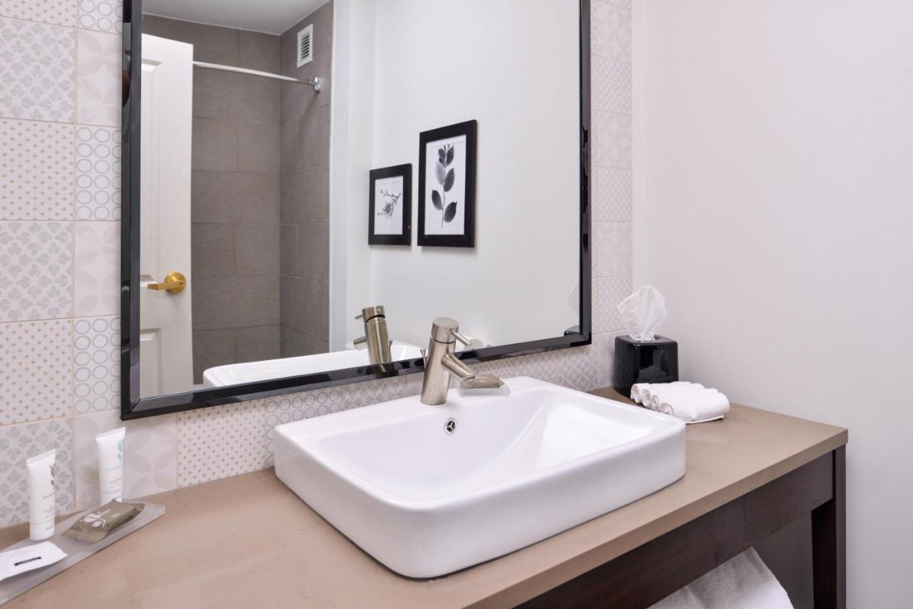 One-Bedroom King Suite at Country Inn & Suites by Radisson, Tinley Park, IL