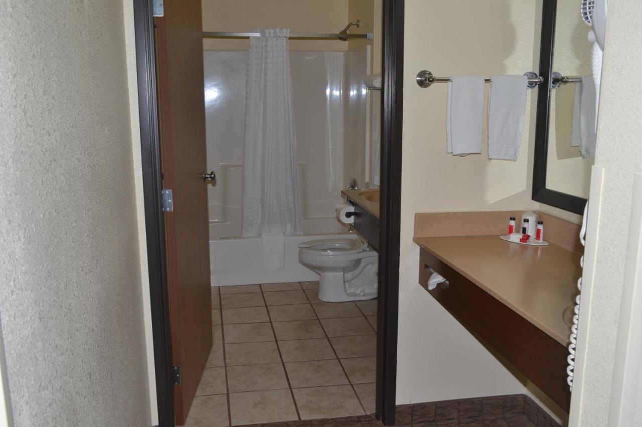 Superior King Studio Suite - Non-Smoking at Super 8 by Wyndham Lebanon
