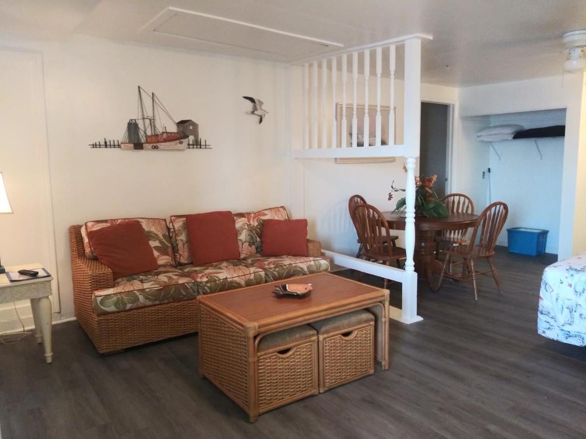 Suite with River View at Bridgewater Inn