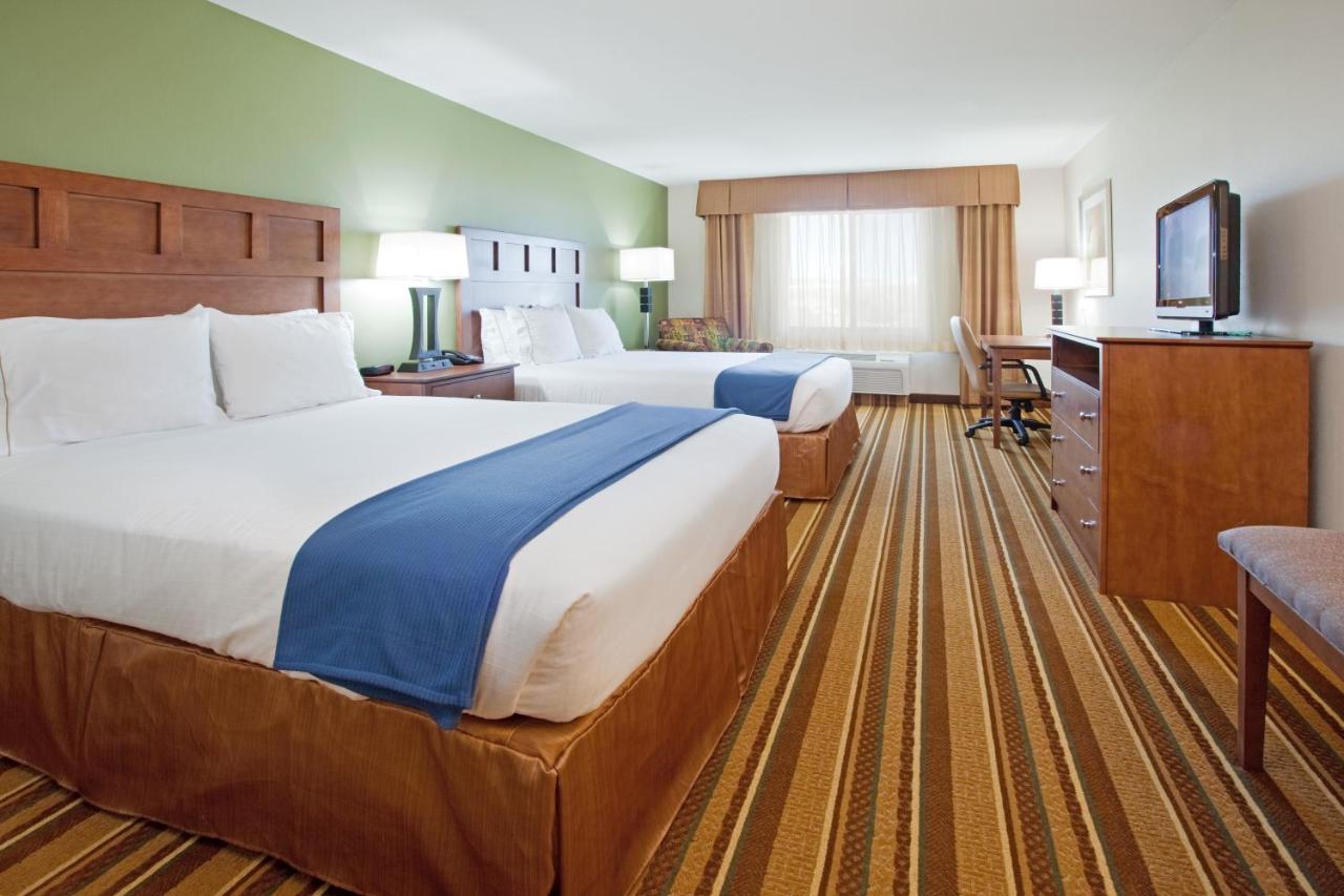 One-Bedroom Queen Suite - Non-Smoking at Holiday Inn Express & Suites Los Alamos Entrada Park by IHG