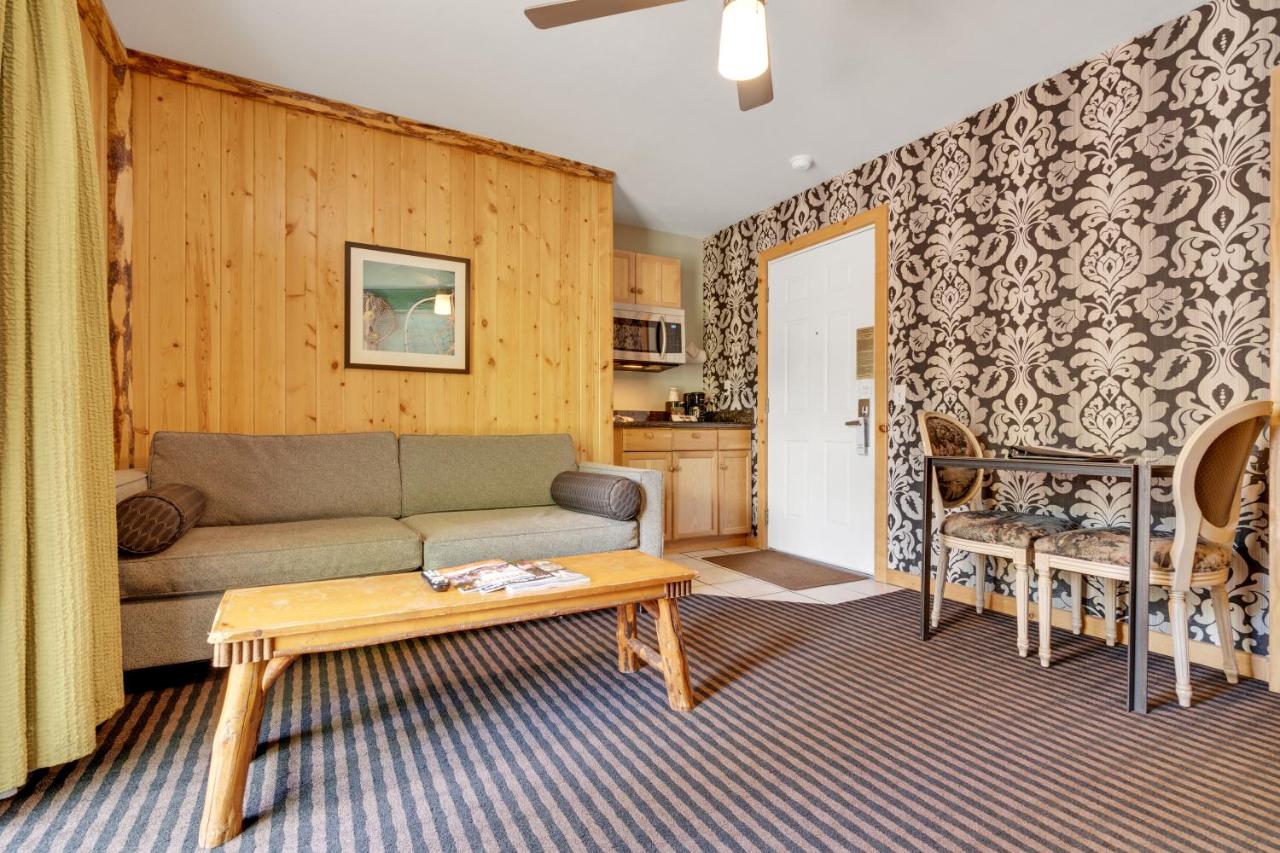 Junior Suite at 3 Peaks Resort & Beach Club