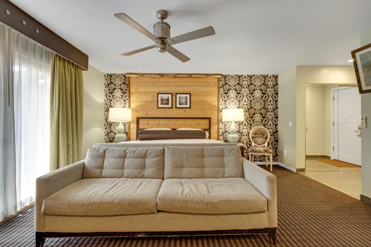 King Suite with Pool View at 3 Peaks Resort & Beach Club