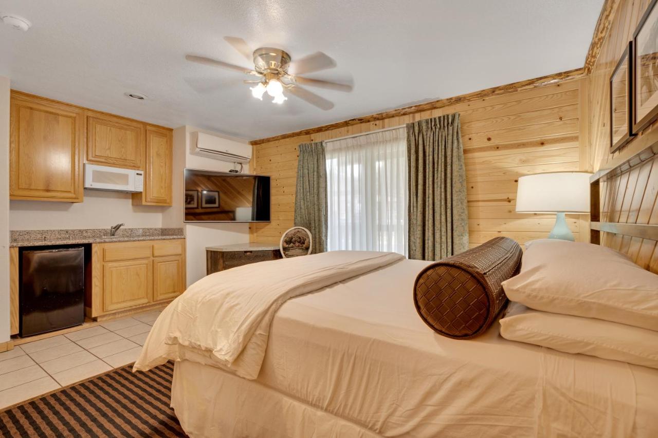 King Studio at 3 Peaks Resort & Beach Club