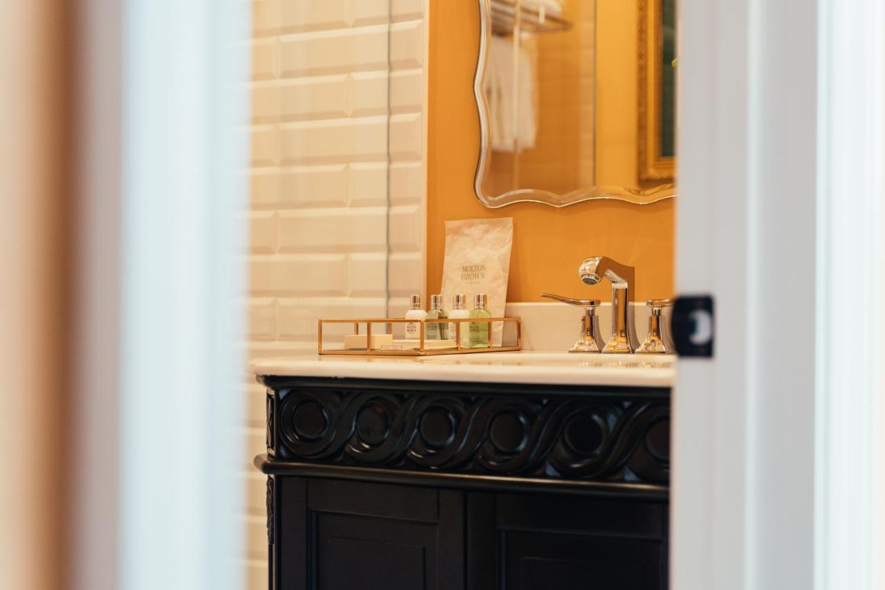 Deluxe King Room at Sutter Mansion