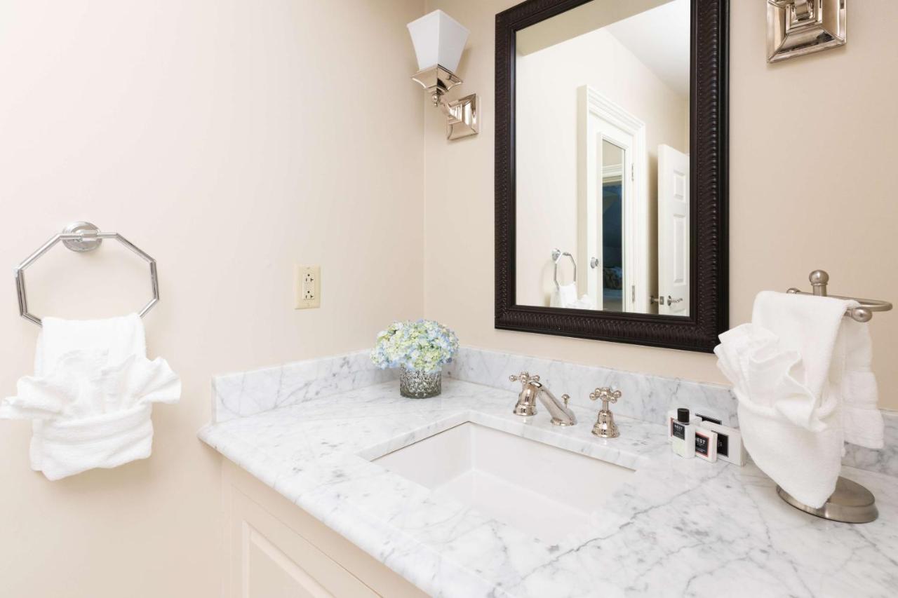 Deluxe Queen Suite at Rizzo Center, a Destination by Hyatt Hotel