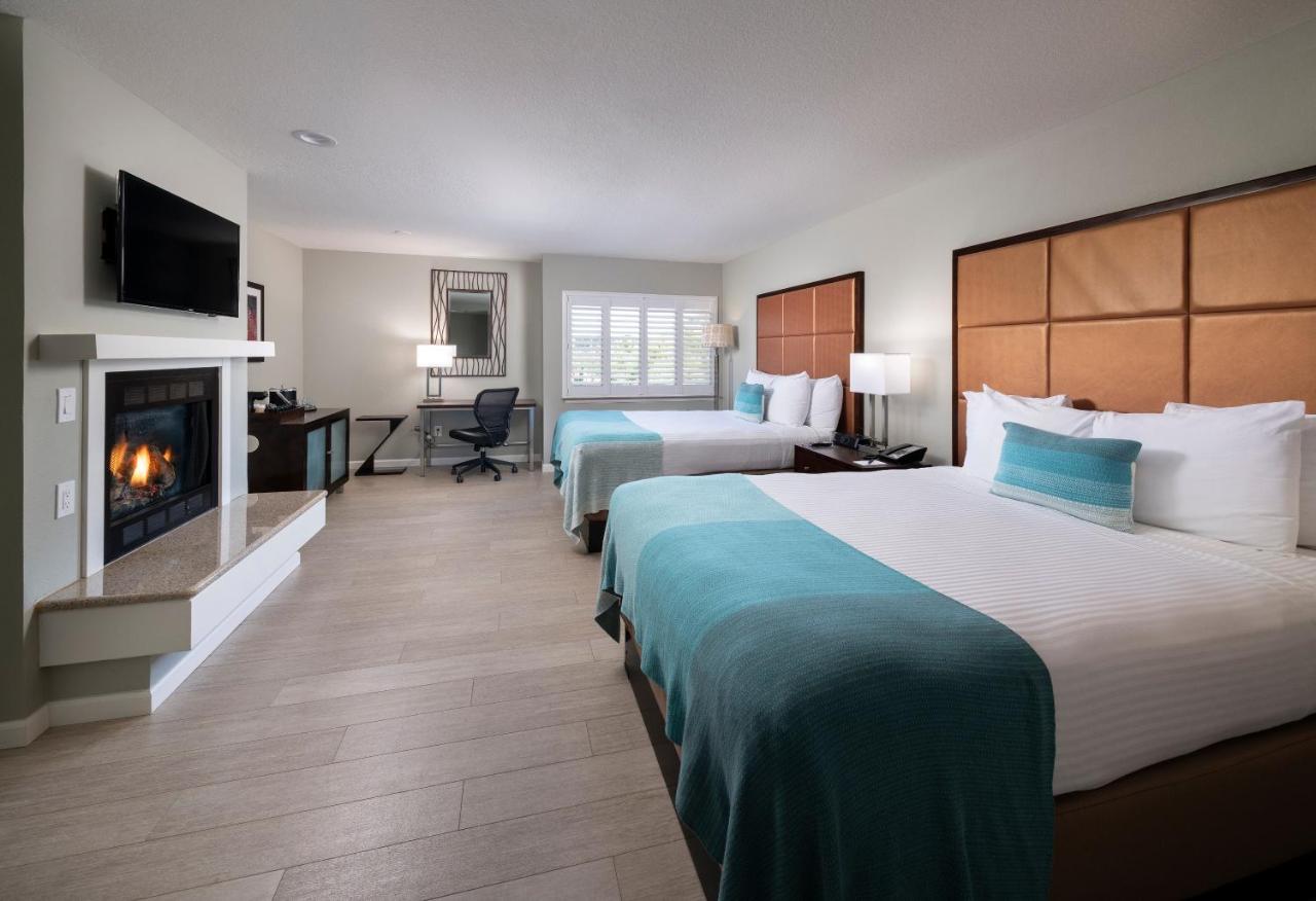Queen Room - Disability Access at Mariposa Inn & Suites