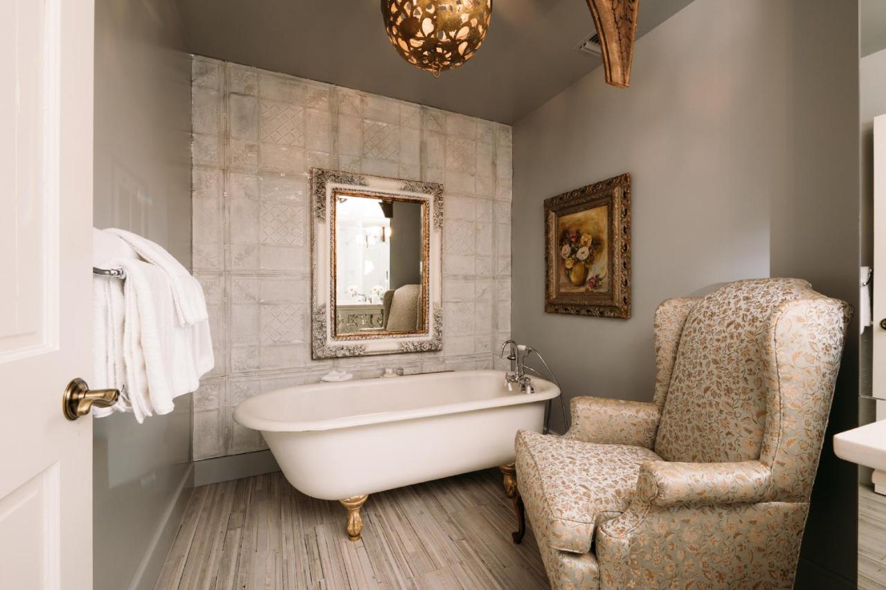 Superior King Suite at The Kendall