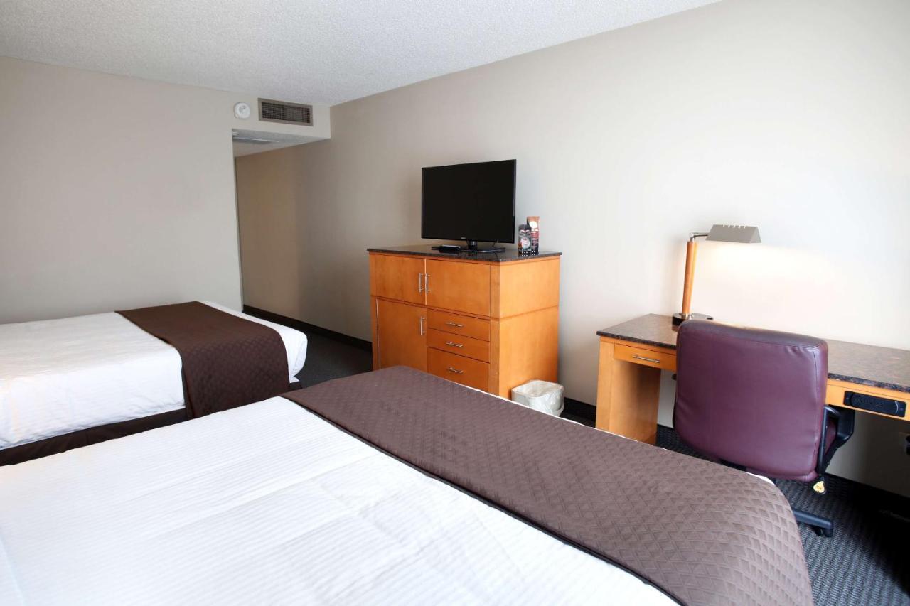 Premium Queen Room with Two Queen Beds at Red Lion Inn & Suites Olympia, Governor Hotel