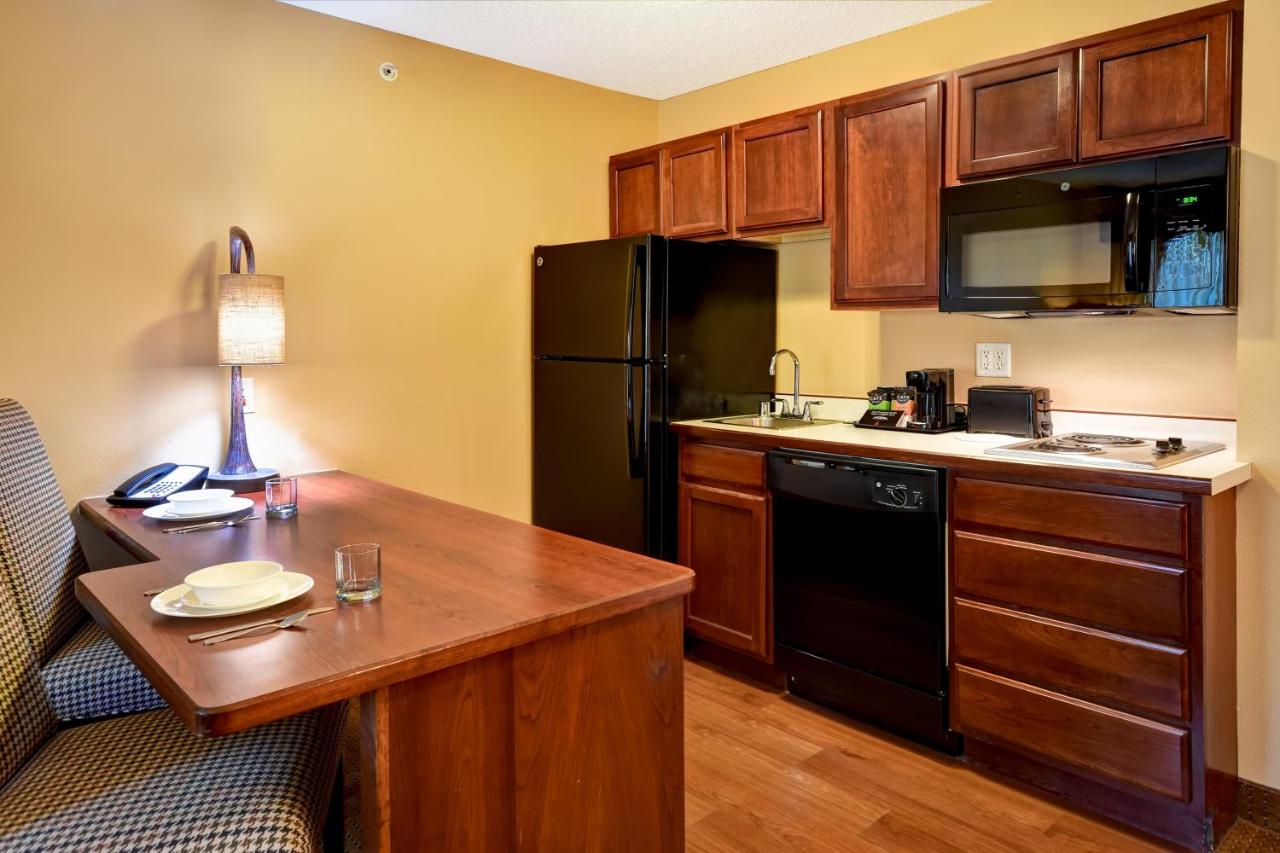 Queen Suite at GrandStay Hotel & Suites