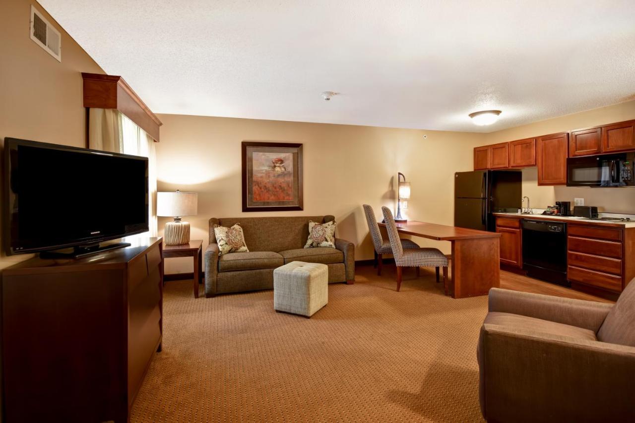 Studio Suite 2 Queen beds at GrandStay Hotel & Suites