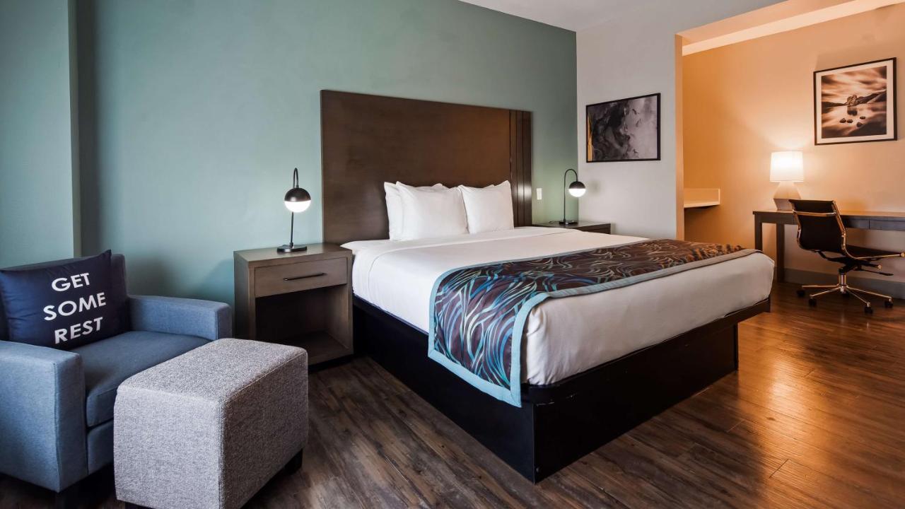 King Room - Non-Smoking at Best Western Plus New Barstow Inn & Suites