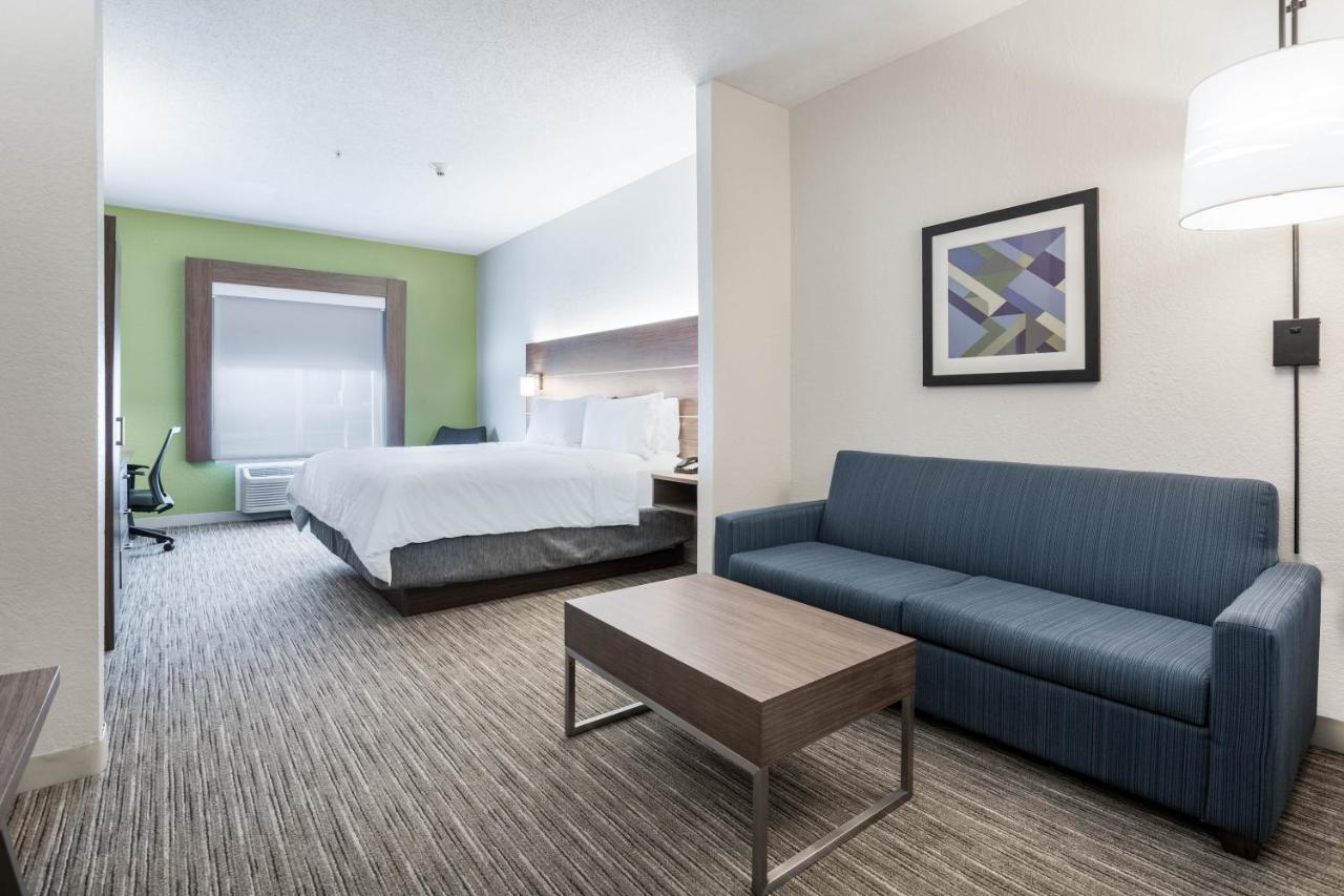 One-Bedroom King Suite - Disability Access at Holiday Inn Express Hotel & Suites Jasper by IHG