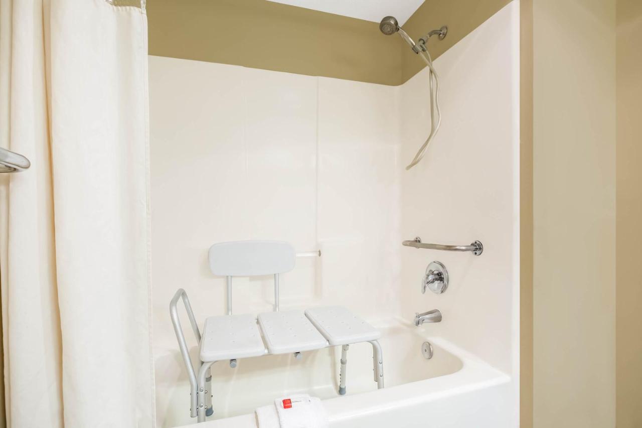 King Room - Disability Access - Non-Smoking at Baymont by Wyndham Tri-Cities/Kennewick WA