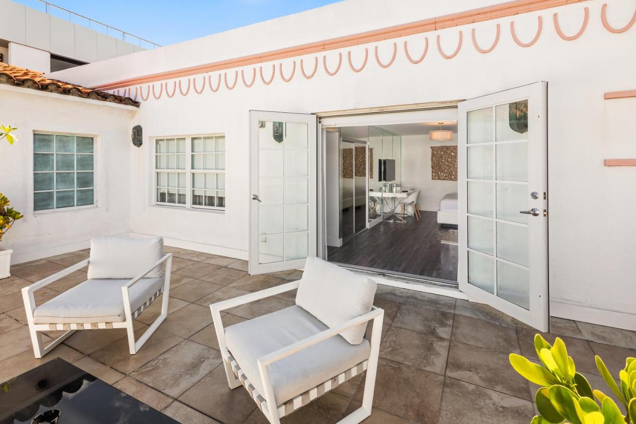 Suite with Terrace at President Hotel Villa