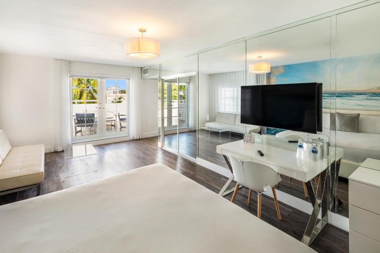 Suite with Terrace at President Hotel Villa