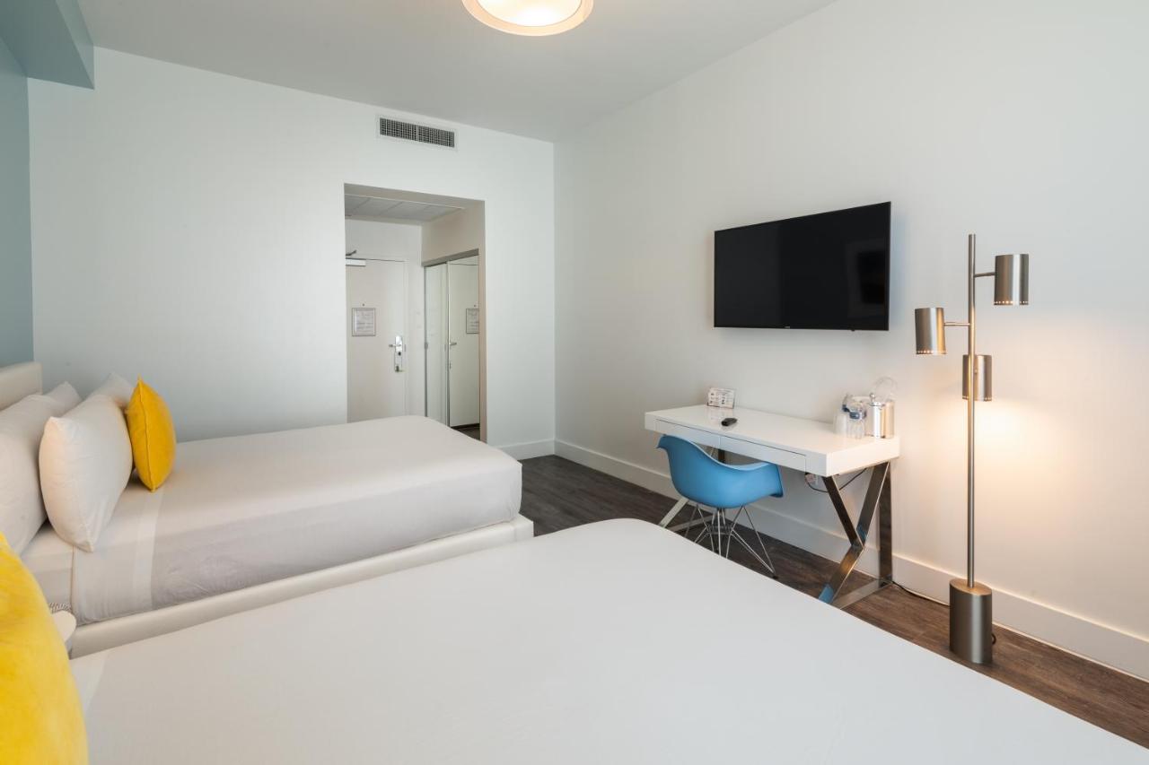 Quadruple Room with Balcony at President Hotel