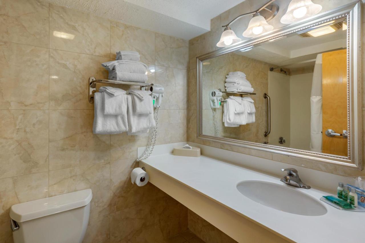 Premier Double King Suite at Atlantic Beach Hotel Newport