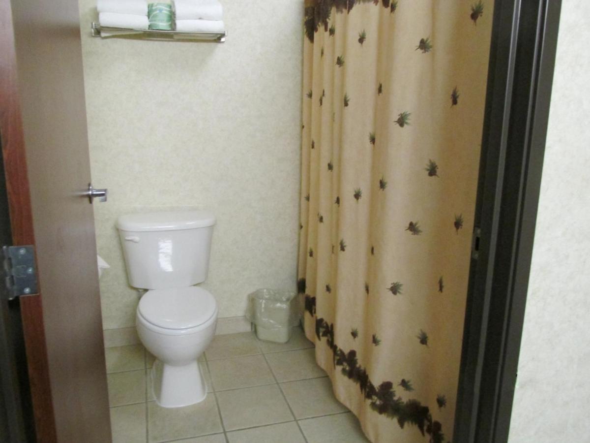 Business Suite at Kelly Inn & Suites Mitchell South Dakota