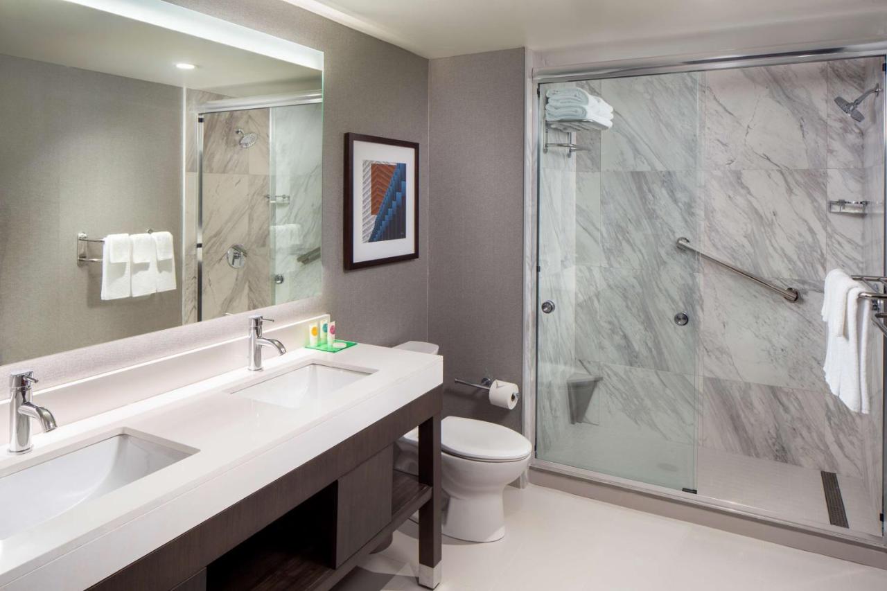 King Suite at Hyatt Place Poughkeepsie / Hudson Valley
