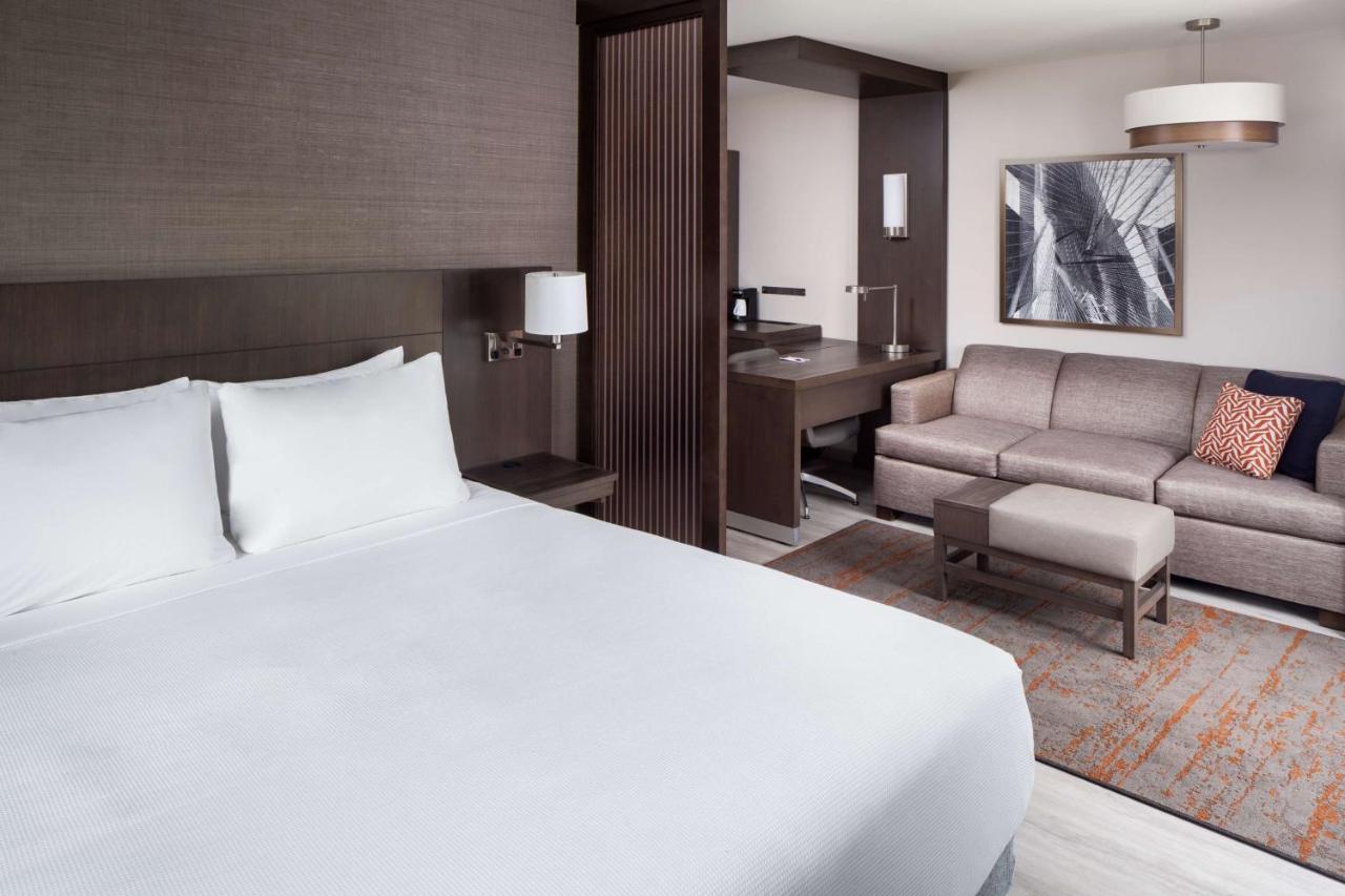 King Suite at Hyatt Place Poughkeepsie / Hudson Valley