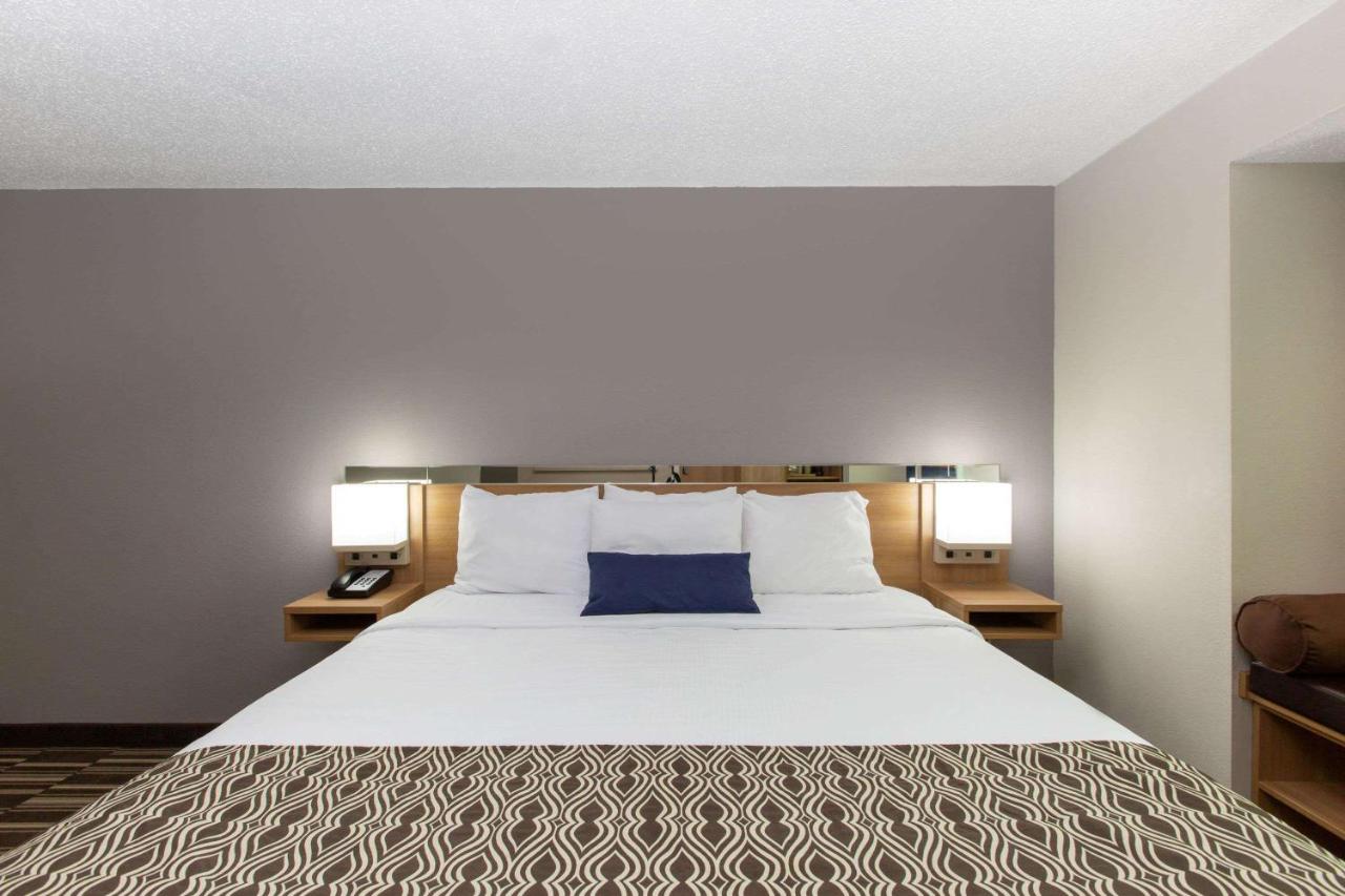 King Room - Non-Smoking at Microtel Inn & Suites by Wyndham Augusta/Riverwatch