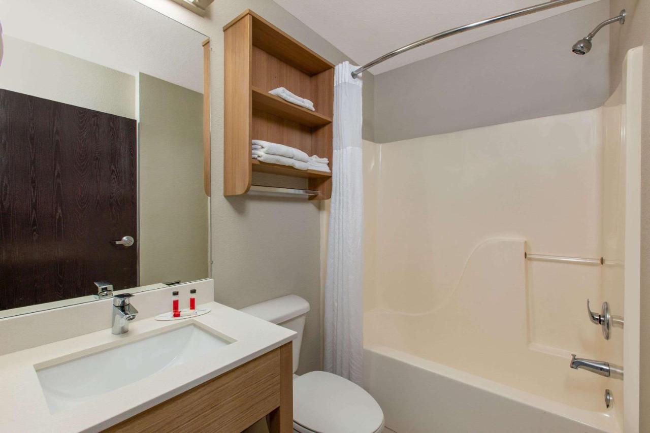 Queen Room - Non-Smoking at Microtel Inn & Suites by Wyndham Augusta/Riverwatch