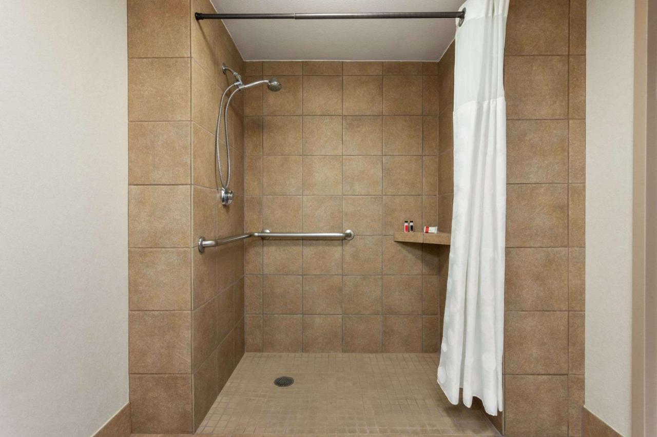 King Room - Disability Access/Non Smoking at Ramada by Wyndham Pigeon Forge North