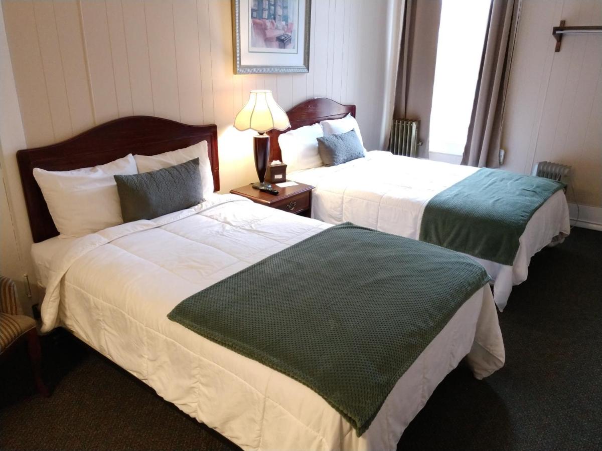 Double Room at Hotel Wayne