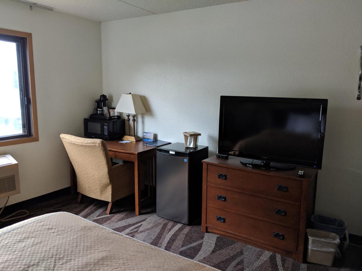 King Room - Non-Smoking at Boarders Inn & Suites by Cobblestone Hotels - Ripon