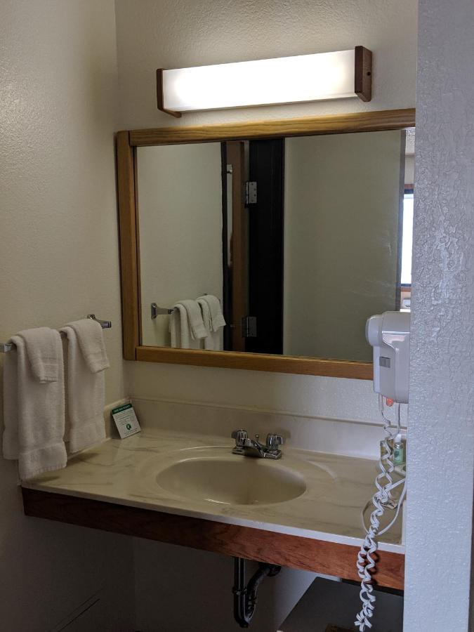 Queen Room with Two Queen Beds - Non-Smoking at Boarders Inn & Suites by Cobblestone Hotels - Ripon