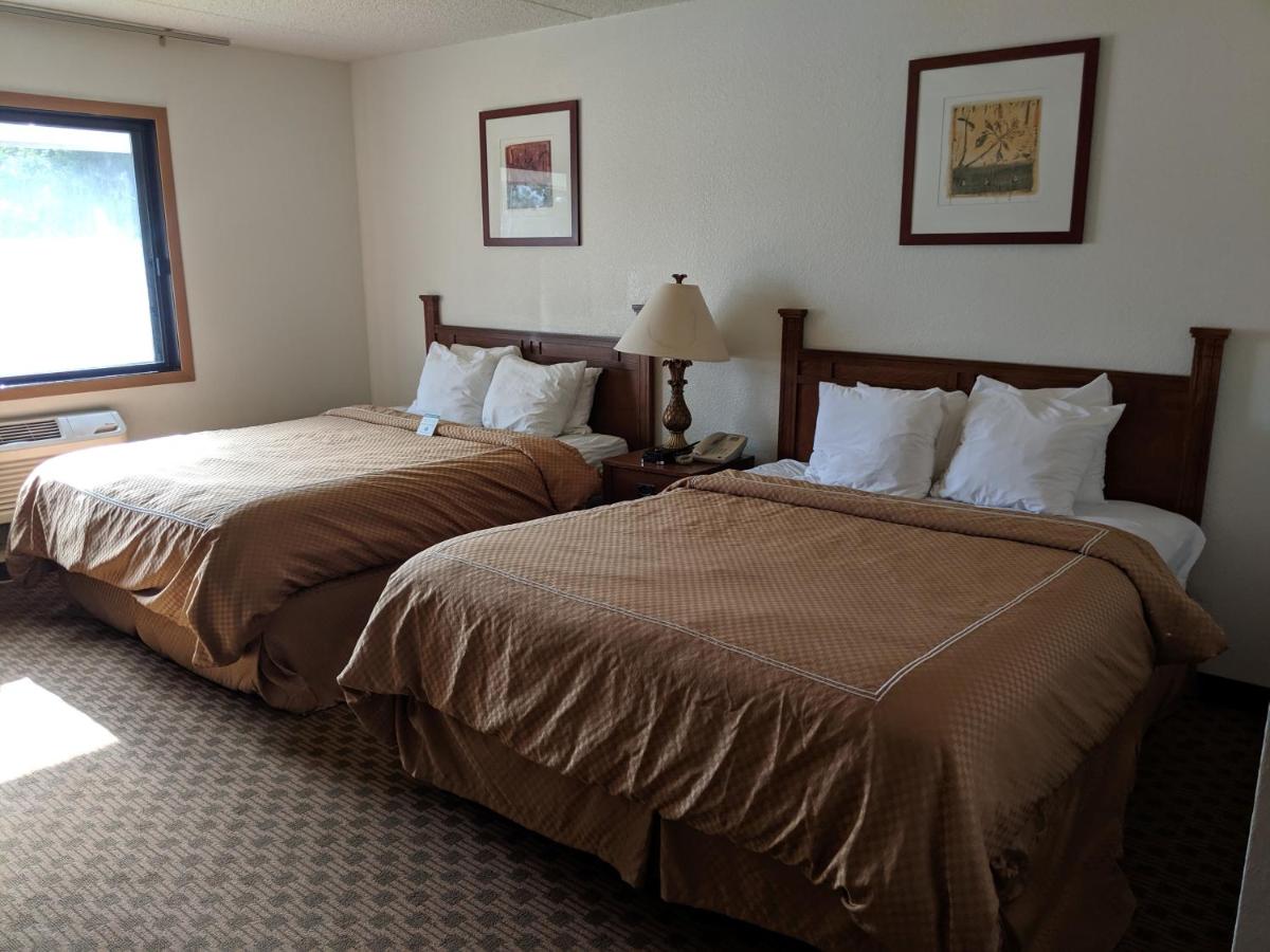 Queen Room with Two Queen Beds - Non-Smoking at Boarders Inn & Suites by Cobblestone Hotels - Ripon