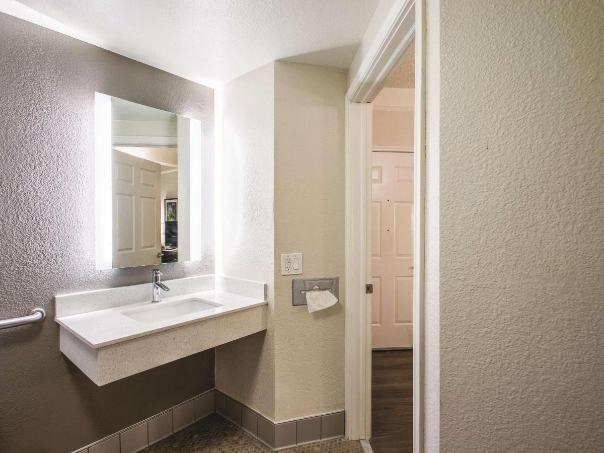 King Room - Disability Access at La Quinta Inn & Suites by Wyndham Orem University Pwy/Provo