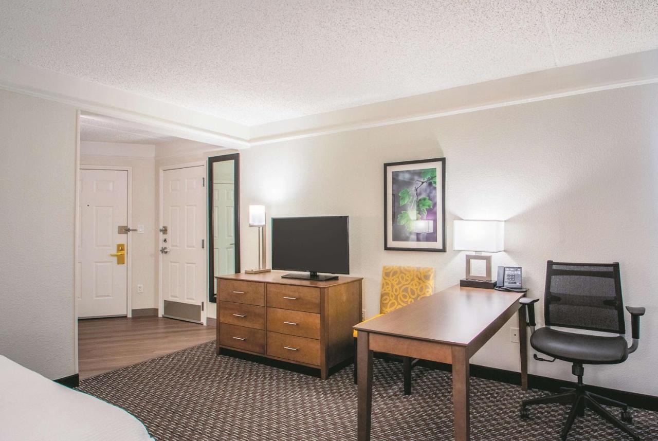 Deluxe King Room at La Quinta Inn & Suites by Wyndham Orem University Pwy/Provo