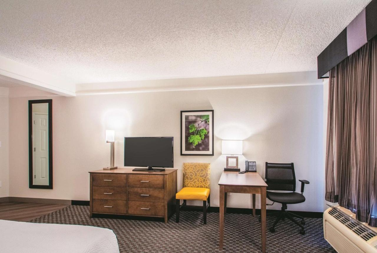 Deluxe King Room at La Quinta Inn & Suites by Wyndham Orem University Pwy/Provo
