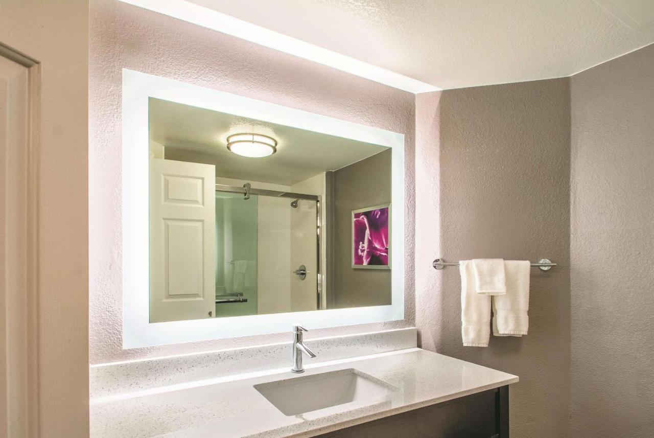 Deluxe King Room at La Quinta Inn & Suites by Wyndham Orem University Pwy/Provo