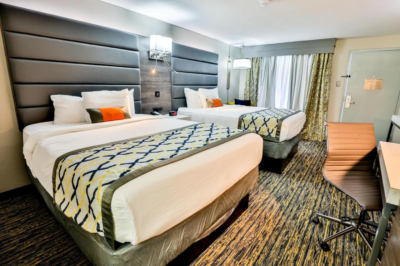 Deluxe One-Bedroom Suite- Non-Smoking at Baymont by Wyndham Murfreesboro