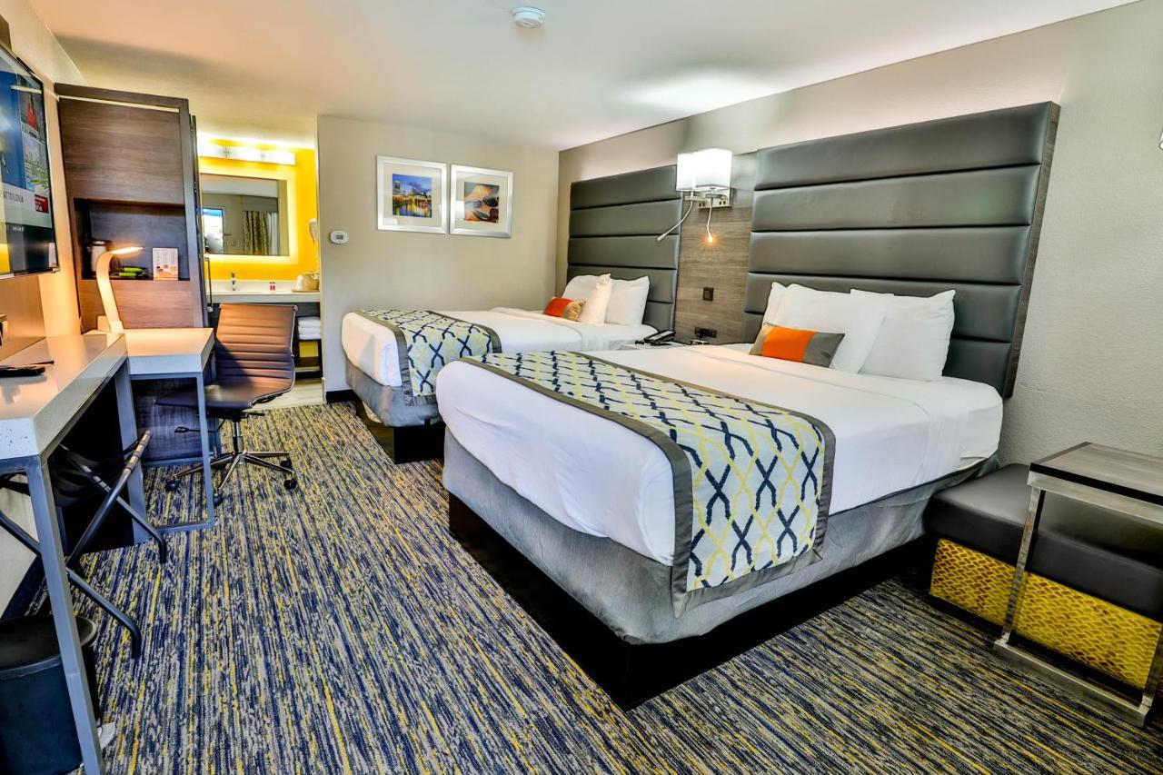 Queen Room with Two Queen Beds - Non-Smoking at Baymont by Wyndham Murfreesboro