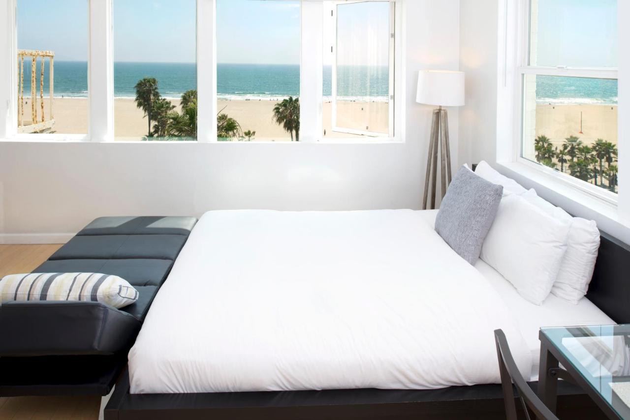 Oceanfront Studio at Air Venice on the Beach