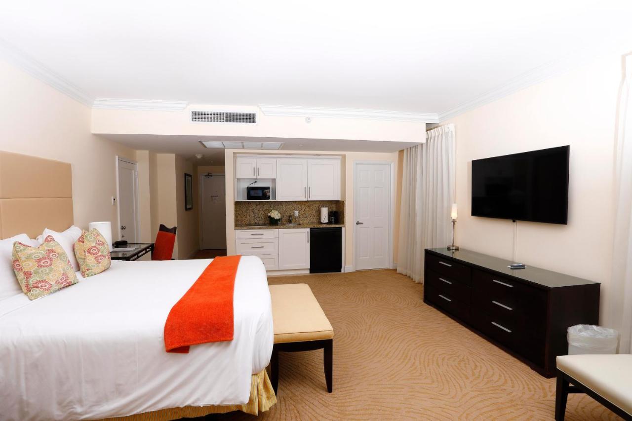 Junior Suite King with Kitchenette at Sea View Hotel, Bal Harbour, On The Ocean