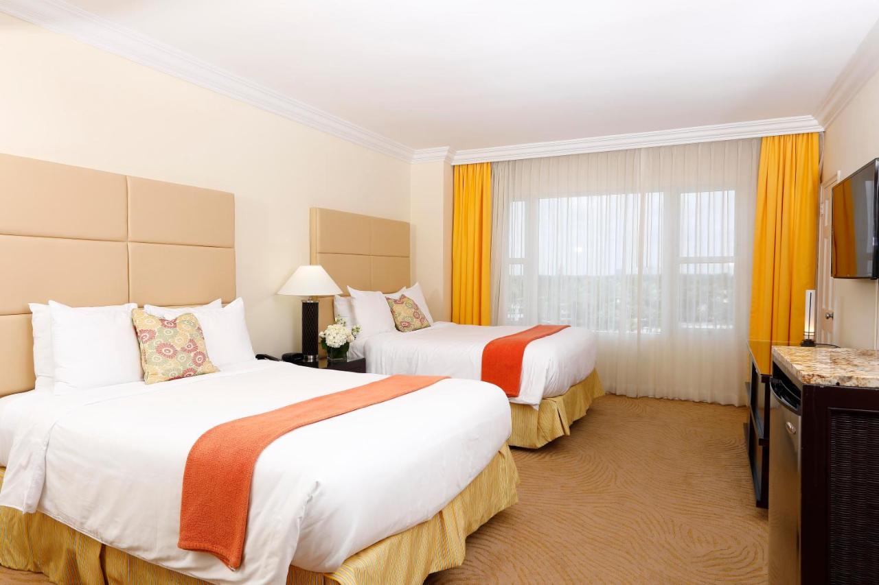 Standard Double Room with Balcony at Sea View Hotel, Bal Harbour, On The Ocean