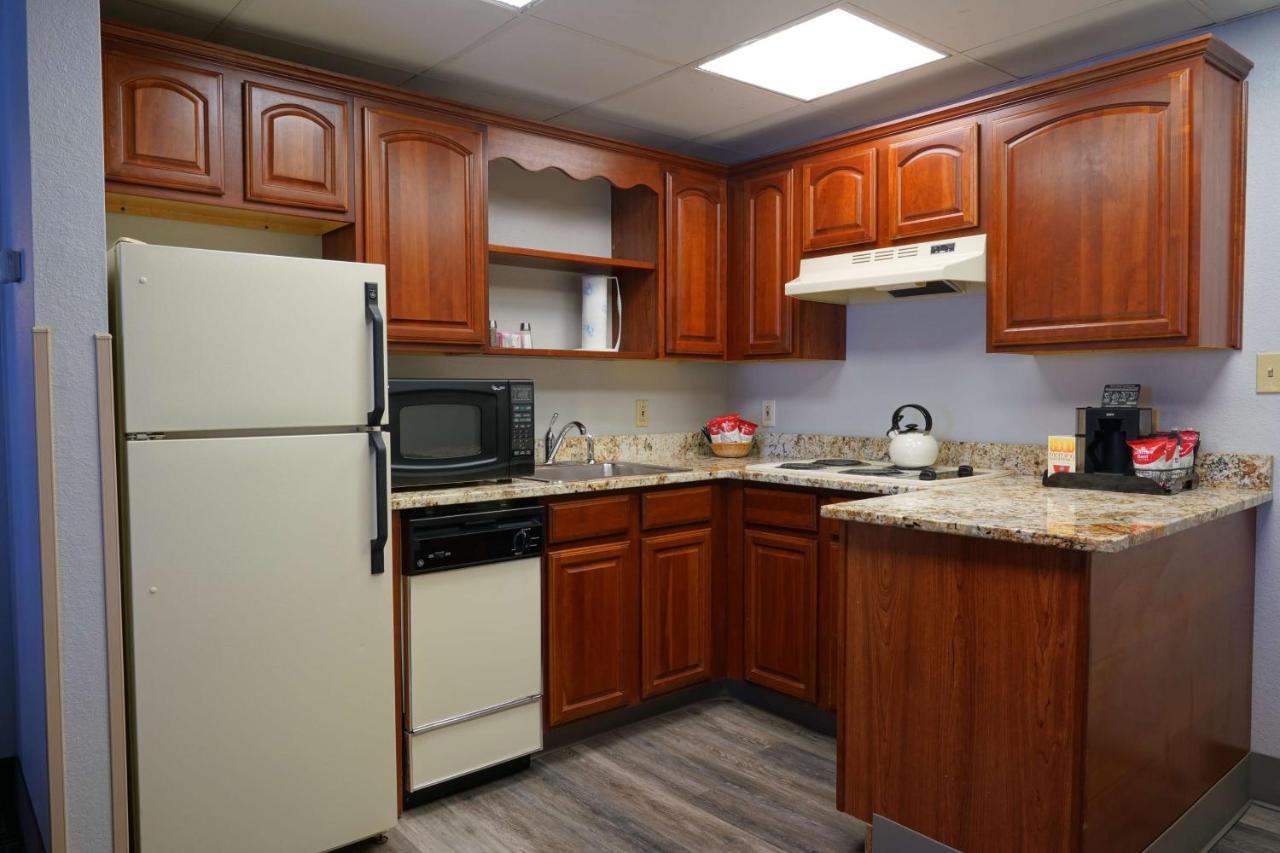 King Suite with Sofa Bed - Non-Smoking at Best Western Plus Morristown Conference Center Hotel