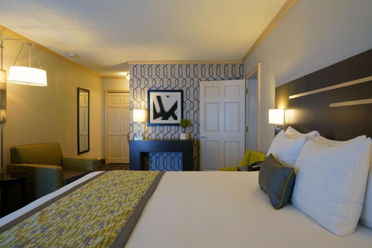 King Suite with Sofa Bed - Non-Smoking at Best Western Plus Morristown Conference Center Hotel
