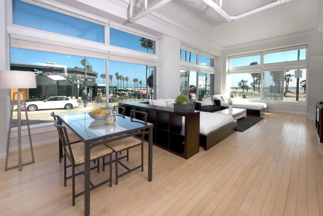 Large Oceanfront Studio at Air Venice on the Beach