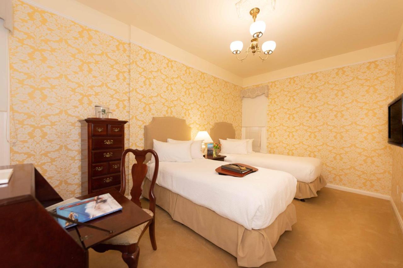 Superior Twin Room at Stanyan Park Hotel