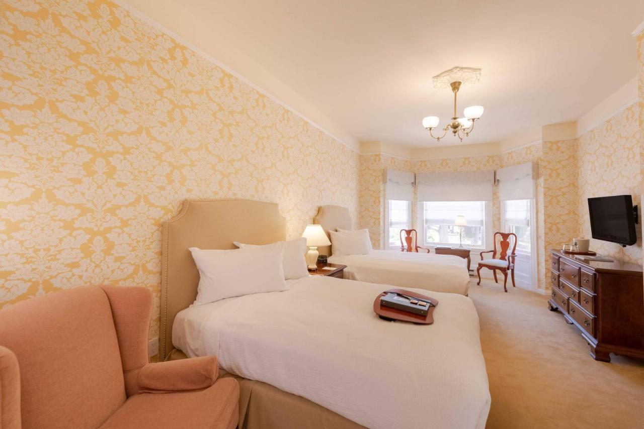 Deluxe Double Room with Two Double Beds at Stanyan Park Hotel