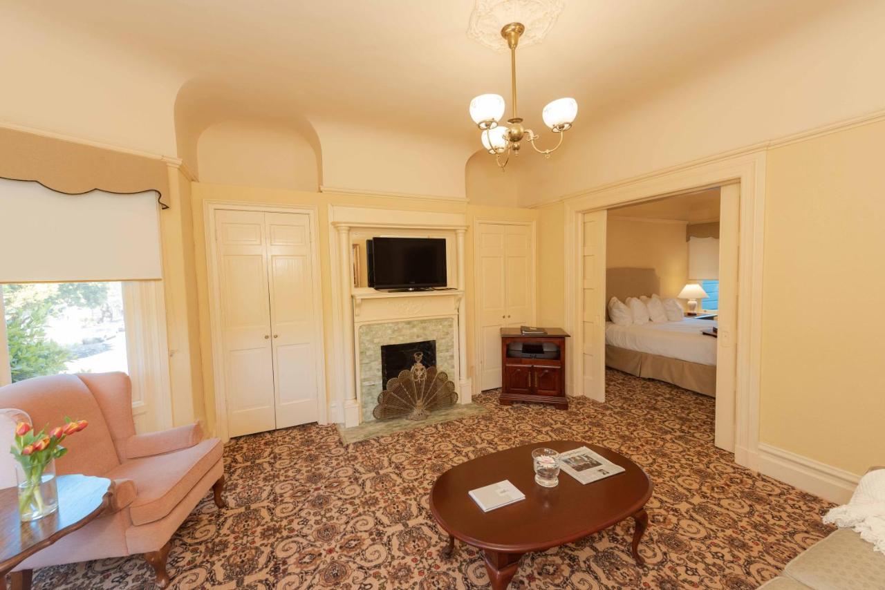 One-and-a-half Bedroom Suite at Stanyan Park Hotel