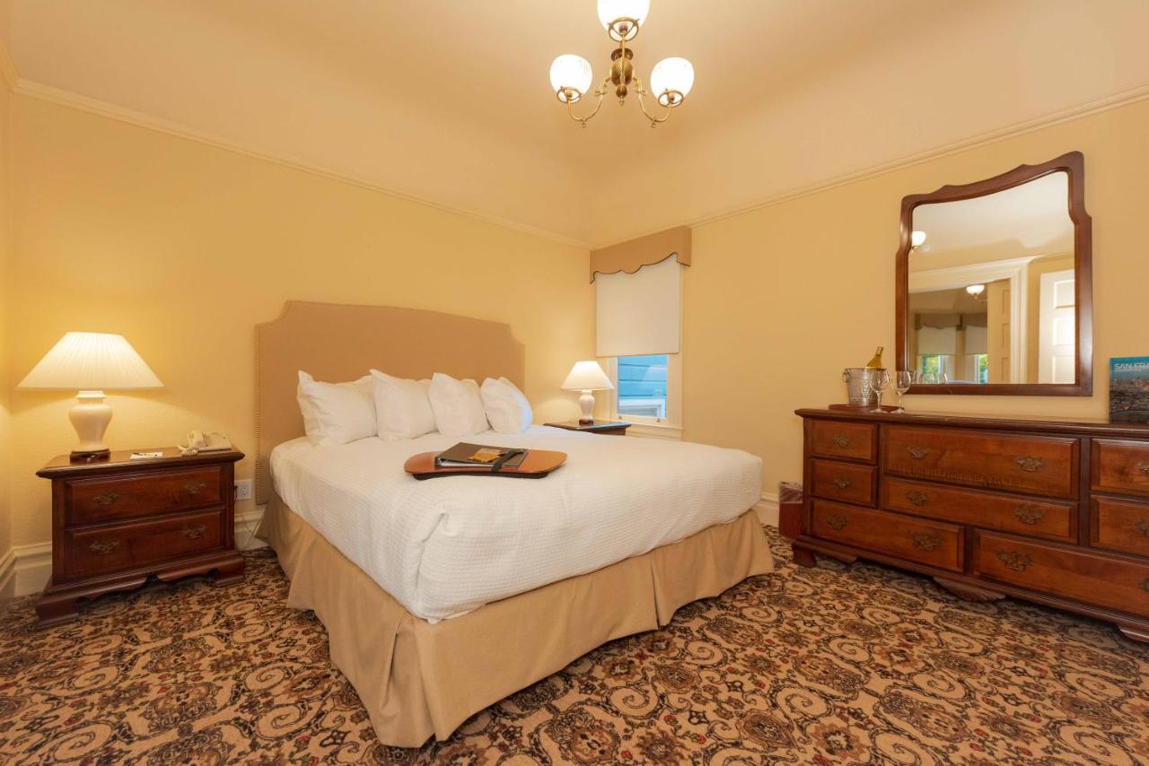 One-Bedroom Suite at Stanyan Park Hotel