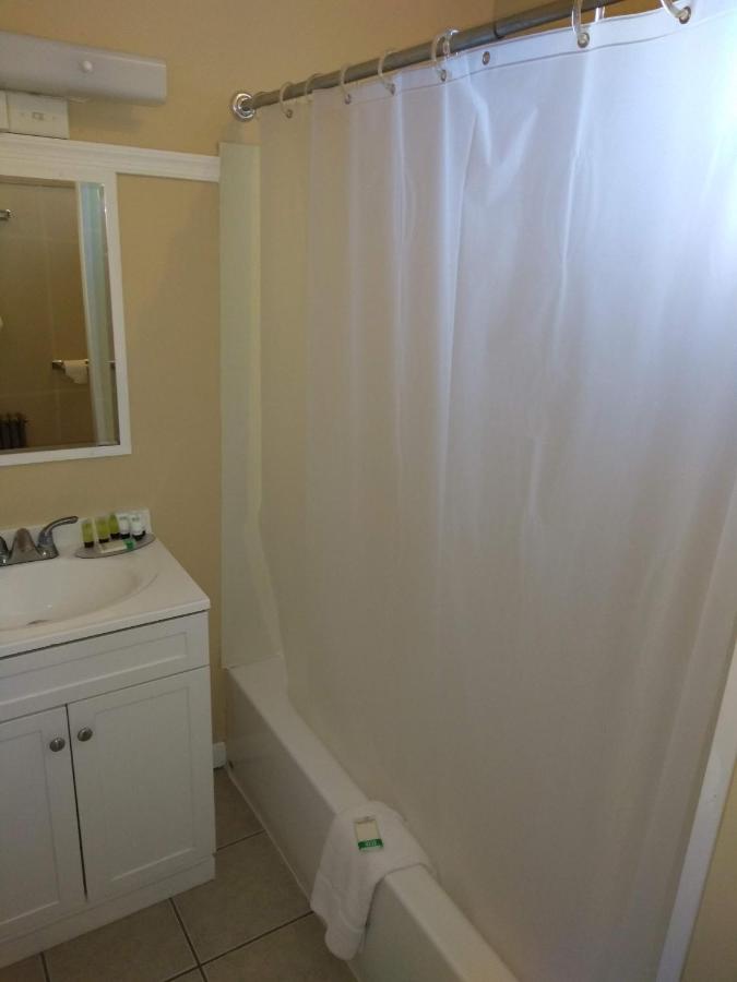 Deluxe Two-Bedroom Suite at Hotel Wayne