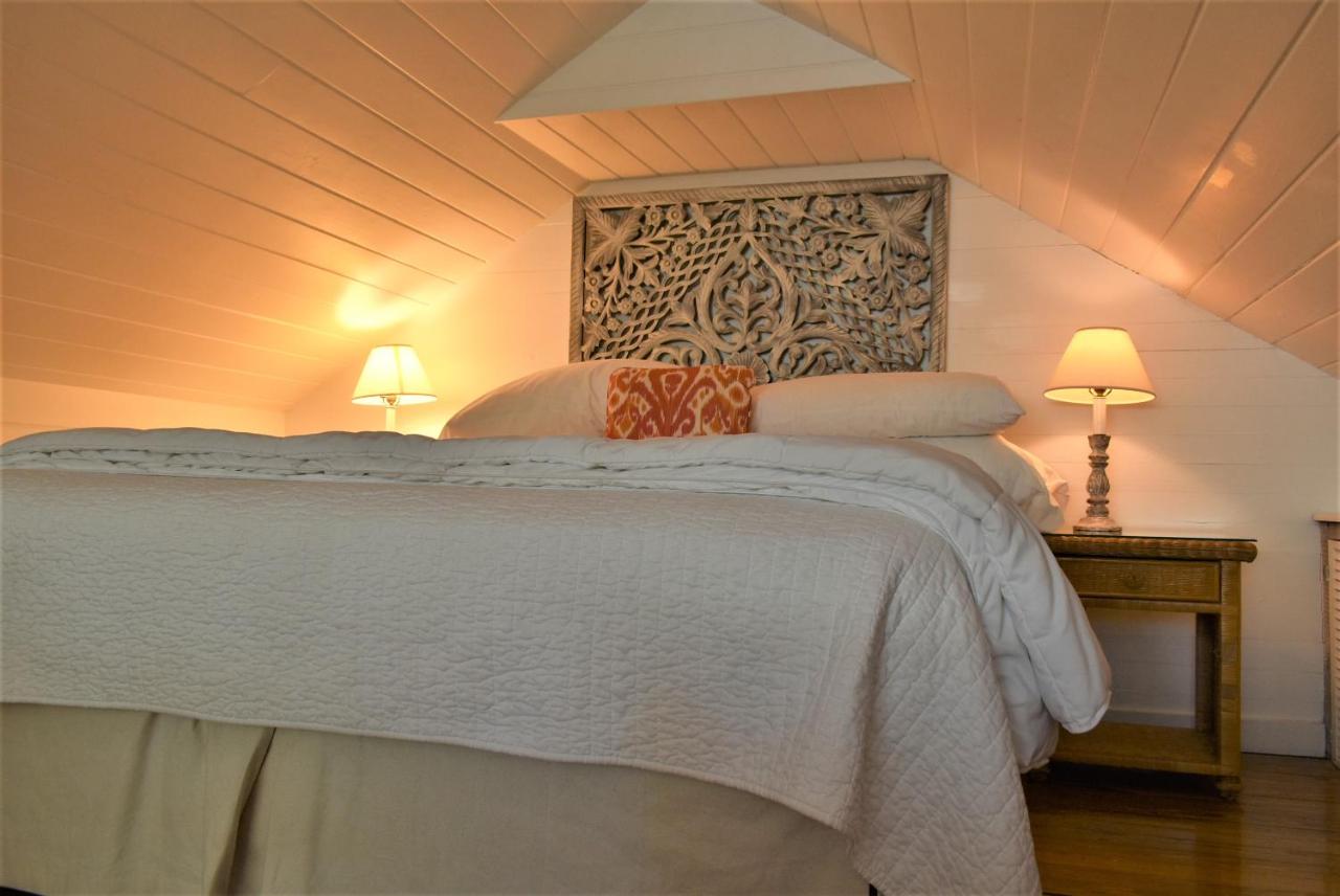 Queen Suite with Pool View at Simonton Court Historic Inn & Cottages